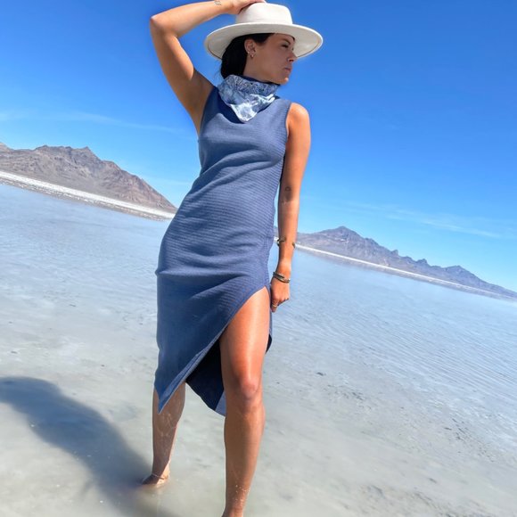 BLUE HIGH NECK DRESS WITH SLIT - Picture 3 of 4